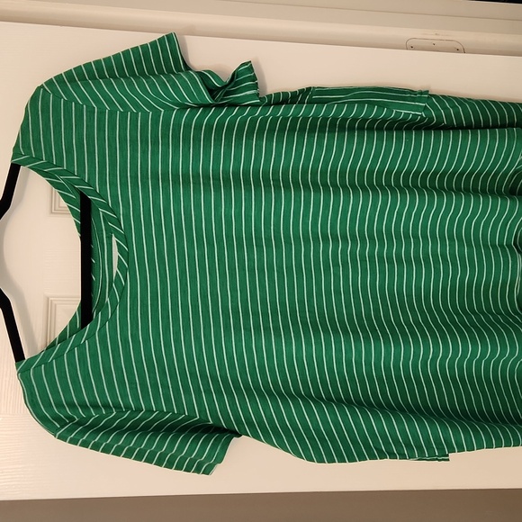 Elevated T-shirt with two ruffles on the back - Picture 1 of 5